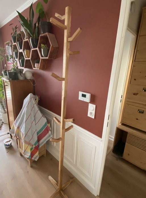 Porte manteau sur pieds