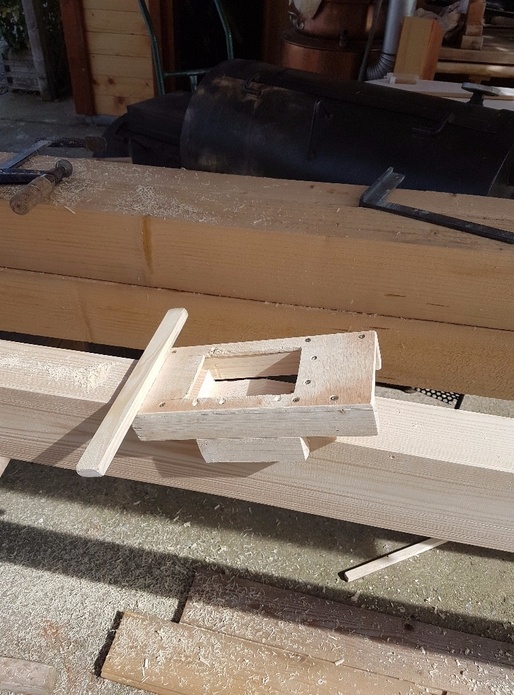 Gabarit pour entailler de chevrons