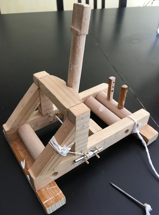 Une catapulte pour amuser les petits ... et les grands !