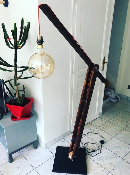 Lampe Bois de recup d'autres projet / Palettes brulées