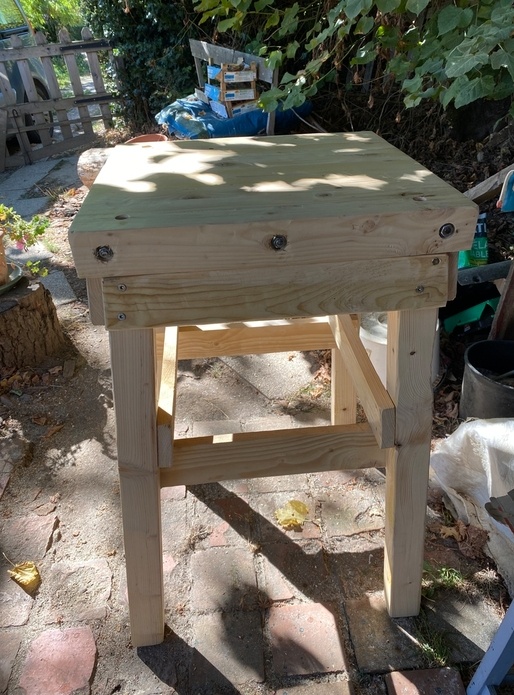 J'ai voulu faire le malin pour ce petit établi de sculpture ...!