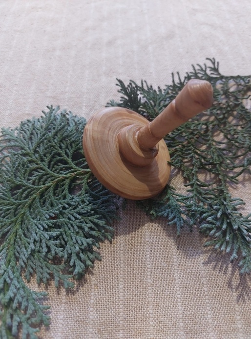 Toupie en baguette magique en pommier