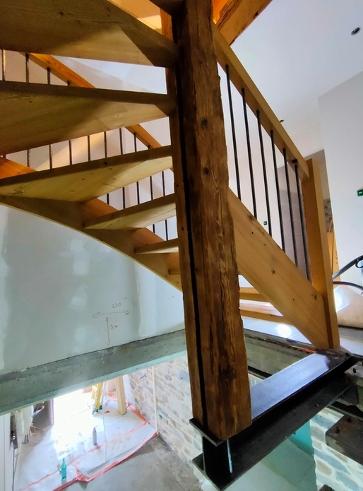 Escalier sur 2 niveaux