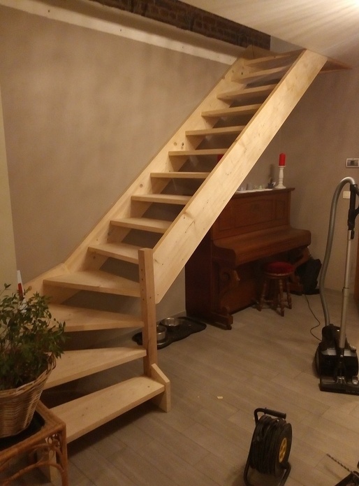 Escalier provisoire à bas coût...