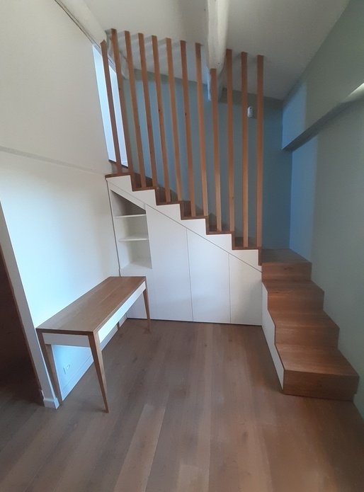 Placard escalier avec son bureau