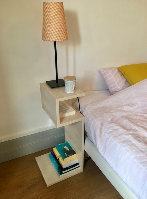 Table de chevet /Assise