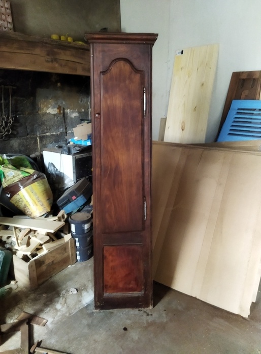 La partie basse restaurée et cirée