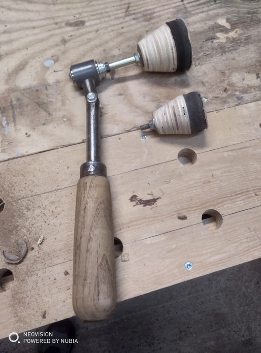 Outil de tournage pour finition