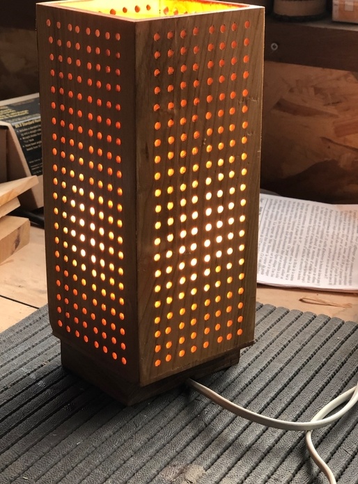 Lampe et pas d’Aladin