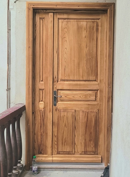 Porte tiercée en châtaignier