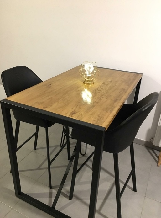 Table "mange-debout"