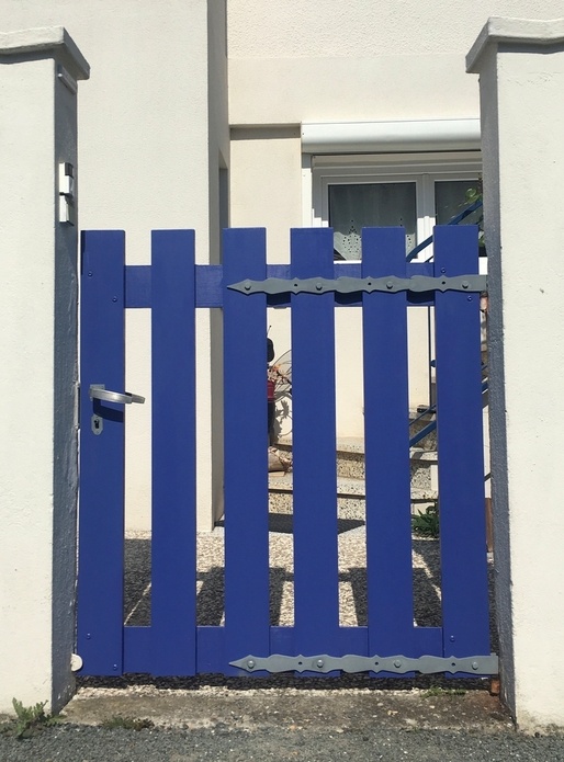 Remplacement portillon bois lasuré