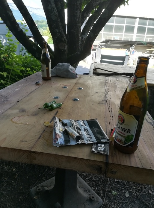 Plateau de table en vieilles poutres