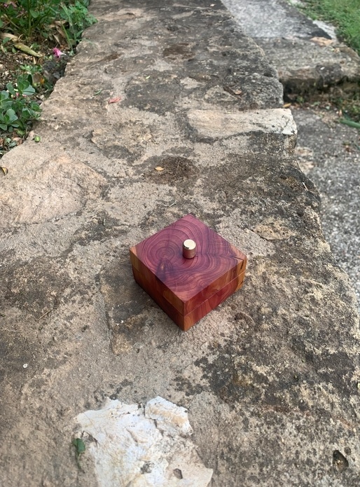 Boîte pour une bague