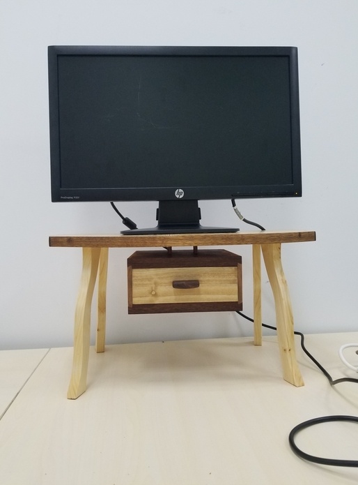 "L’araignée", petit meuble pour écran d'ordinateur
