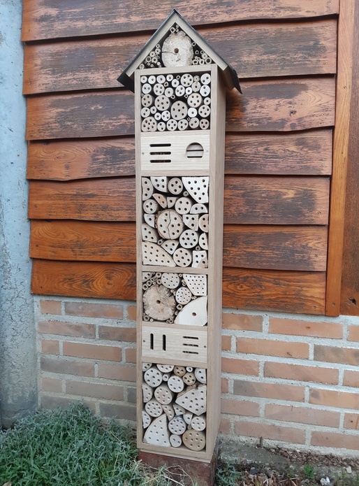 Hôtel à insectes n°3 - modèle vertical