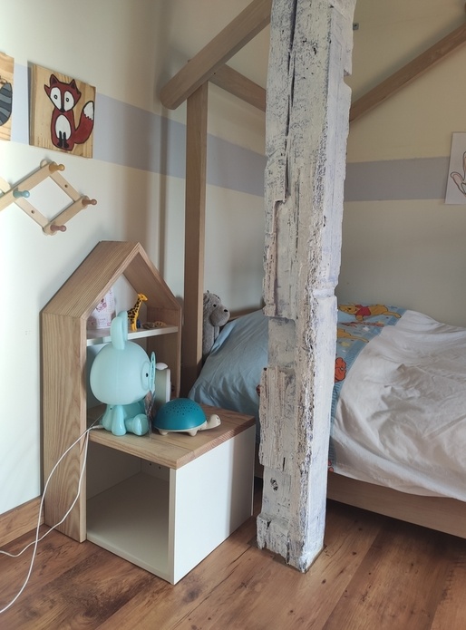 Table de chevet d'Émile