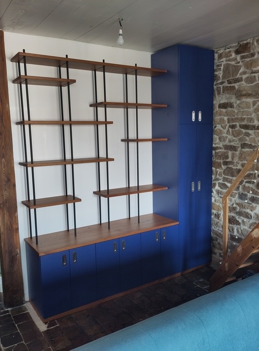 Bibliothèque bois-métal contemporaine