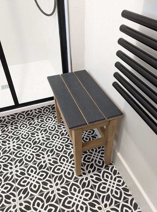 Petit banc pour salle de bain