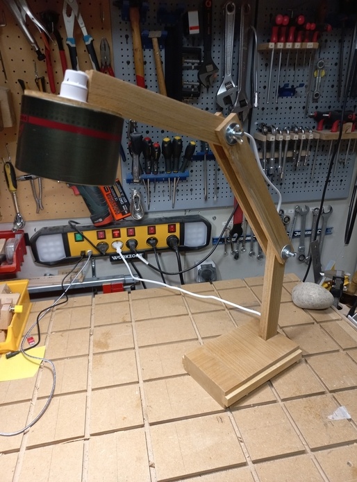 Lampe architecte pour atelier