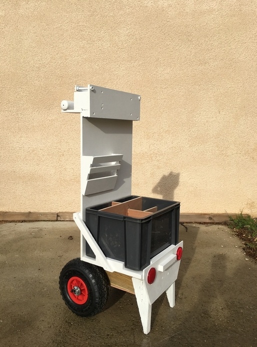 Caddie de balisage de sentiers de randonnée