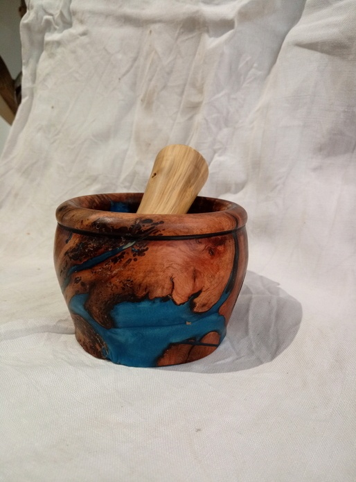 Petit Pilon mortier mélange bois et résine