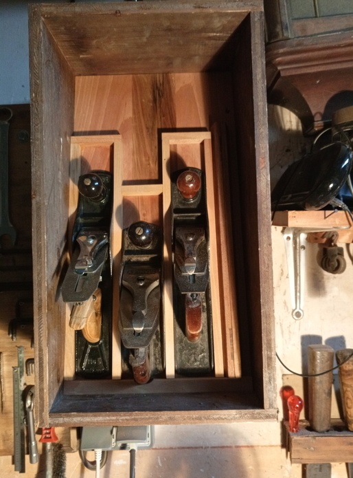 Meuble sans prétention pour mes rabots.