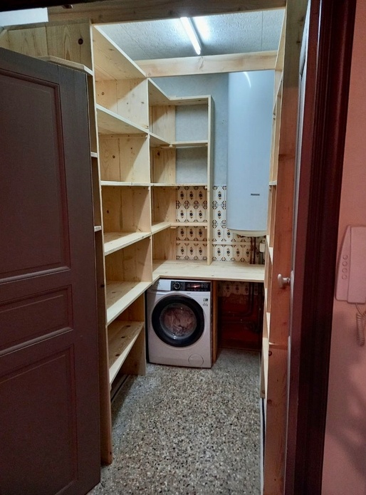 Un cellier pour deux sous.