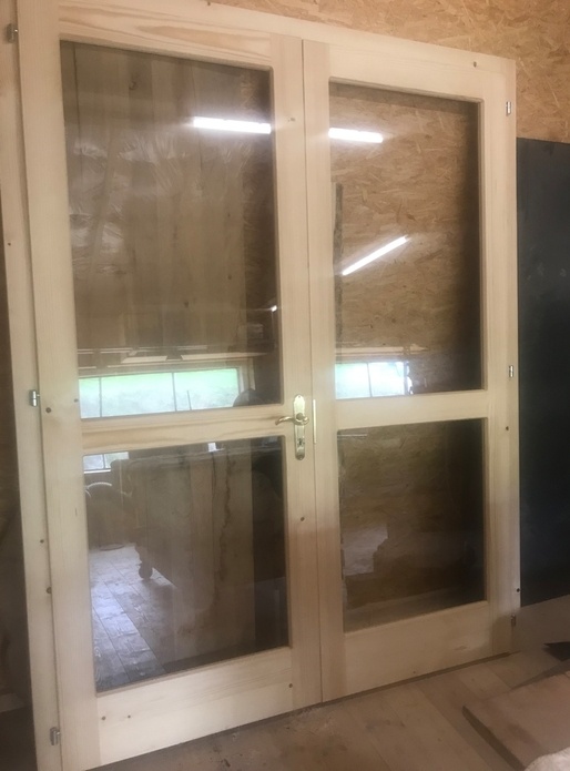 Porte double avec dormant