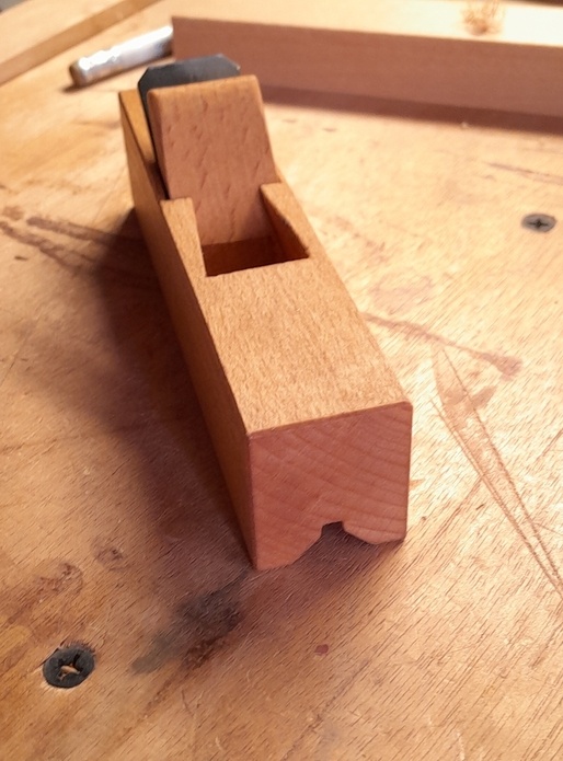 Rabot à chanfreiner