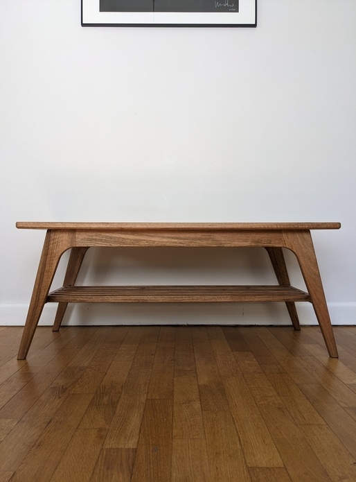 Table basse en noyer, à la Squarerule