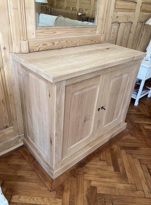 Meuble en chêne massif