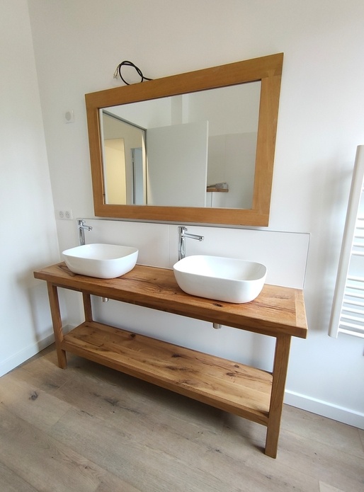 Meuble de salle de bain en chêne