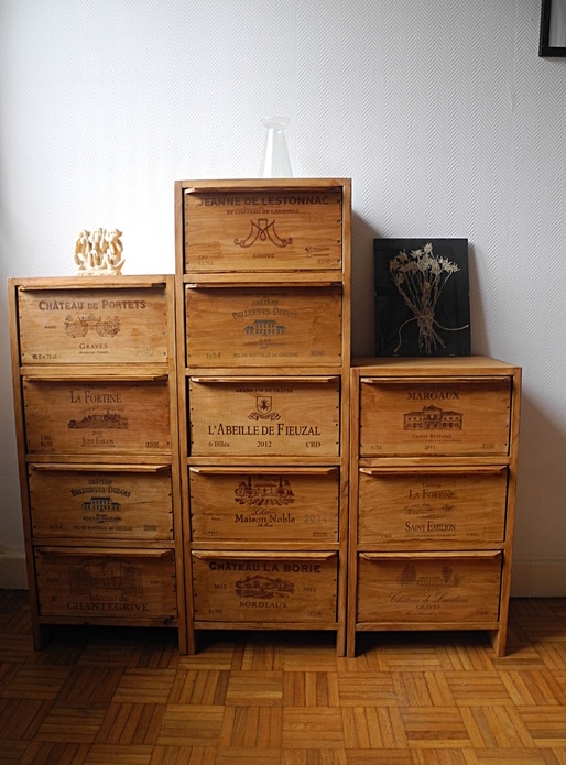 Colonnes de caisses de vin. Upcycling!