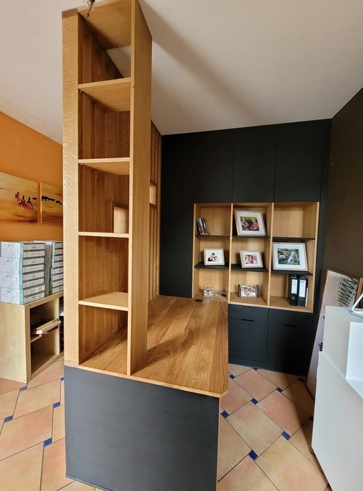 Agencement hall en coin bureau / espace rangement