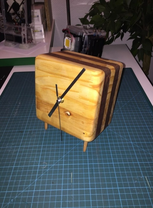 Horloge en bois