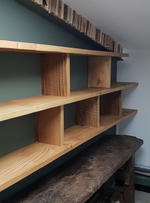 Etagères bar et cuisine