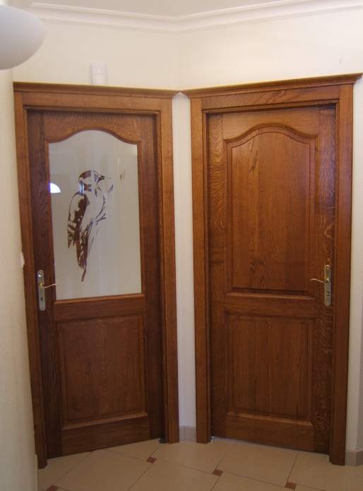 Réalisation de portes en chêne massif