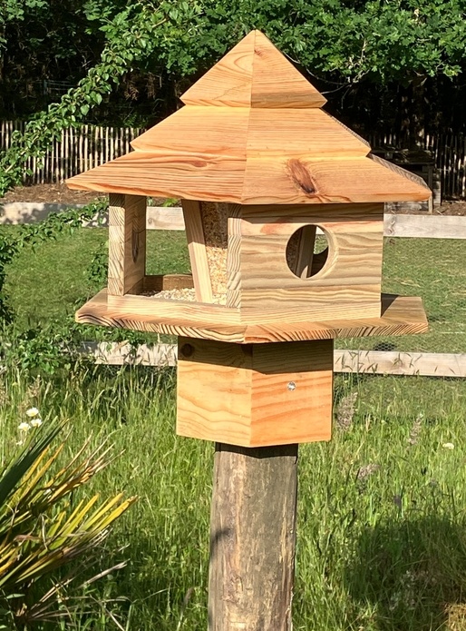 Mangeoire à oiseaux
