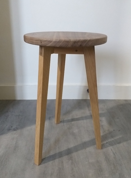 Tabouret trépied