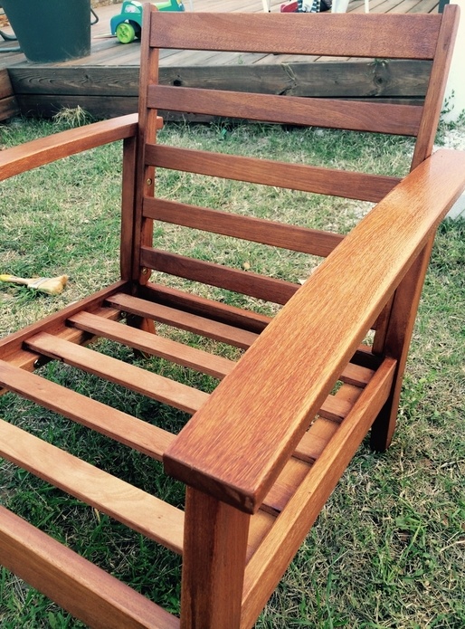 Protection d'une chaise de jardin