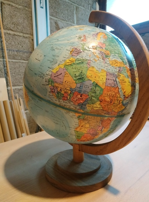 Support globe terrestre