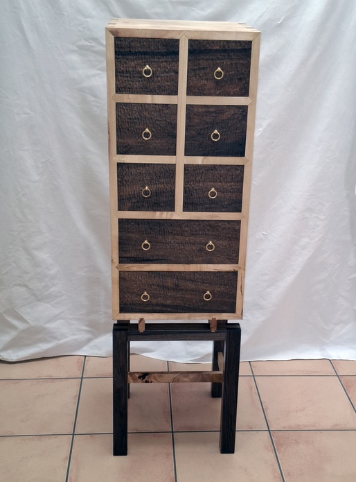 Meuble à tiroirs naguri