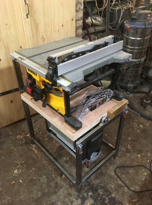 Support réversible scie sur table et dégo.