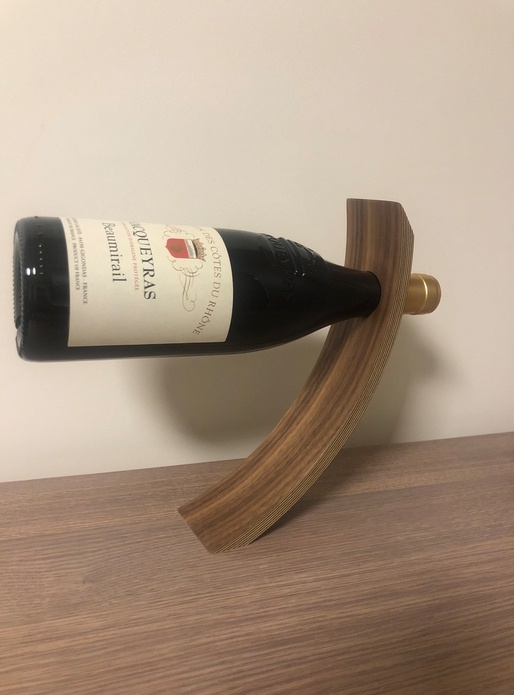 Porte bouteille en lamellé-collé