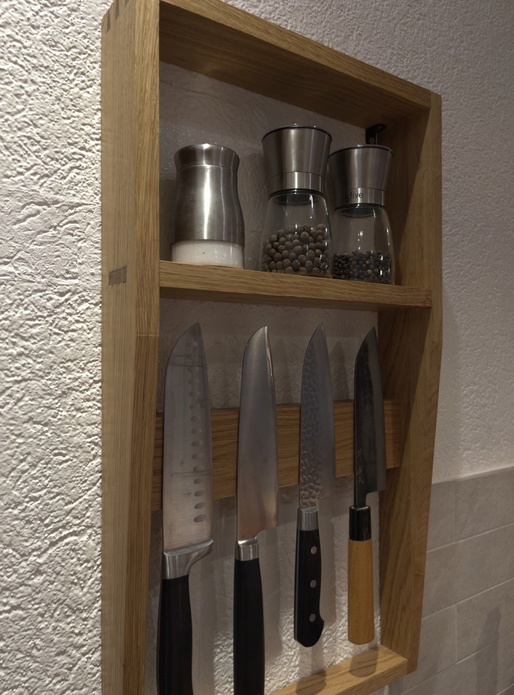 Petite étagère avec bloc couteaux