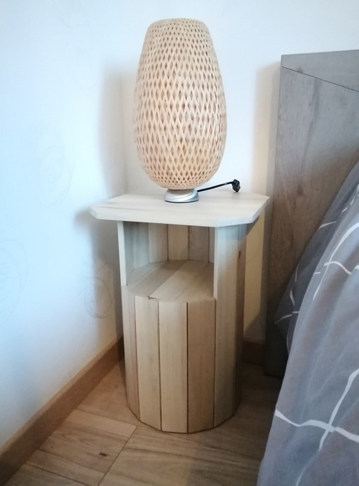 Table de nuit en bois de récup
