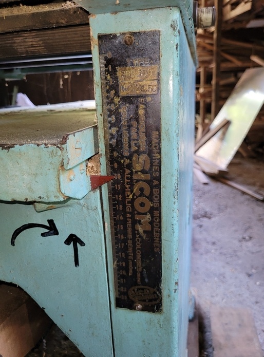 Vide atelier de menuiserie en Isère