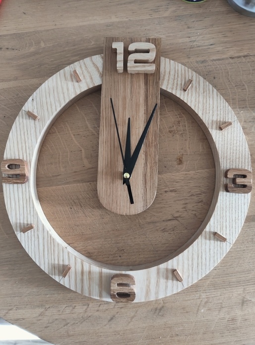 Horloge chêne et frêne