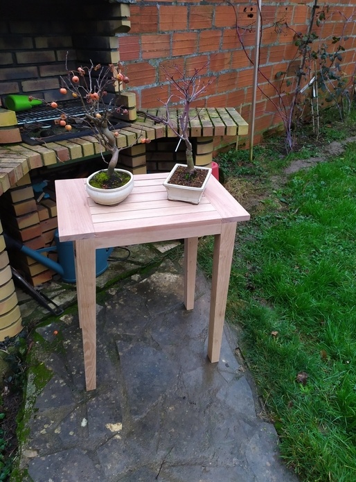 Une table pour mes bonsaïs extérieurs
